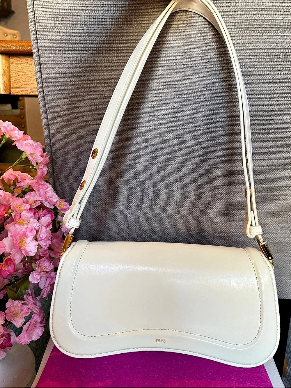 JW PEI Joy Shoulder Bag White - Picture 3 of 15